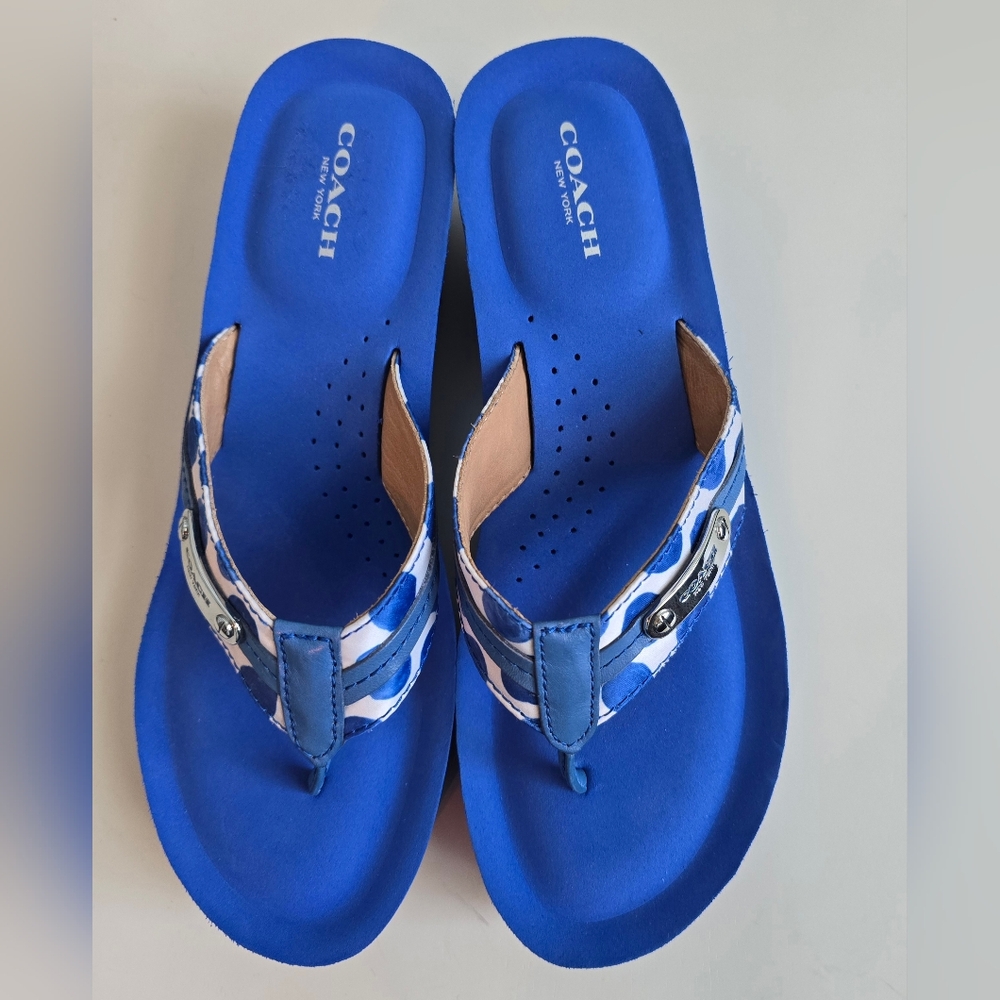 COACH Flip Flops Size 8.5 B